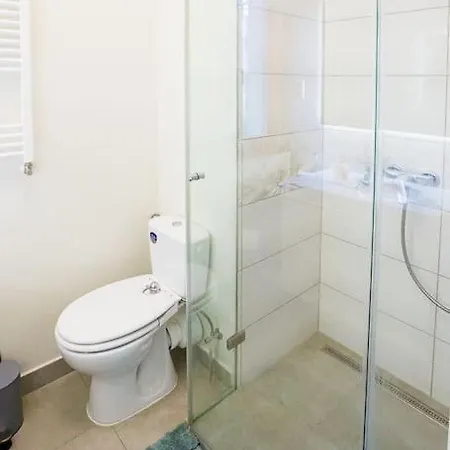 Familyoasis In Vibrant Ujlipot Apartment *