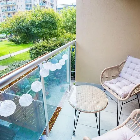 Familyoasis In Vibrant Ujlipot Apartment *