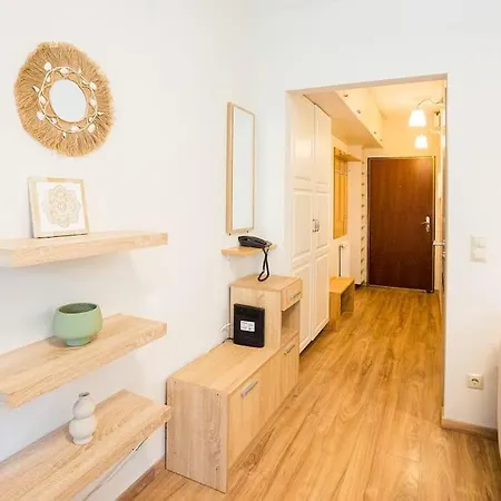 Apartment Familyoasis In Vibrant Ujlipot *