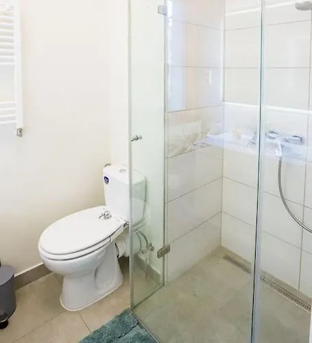 Familyoasis In Vibrant Ujlipot Apartment *