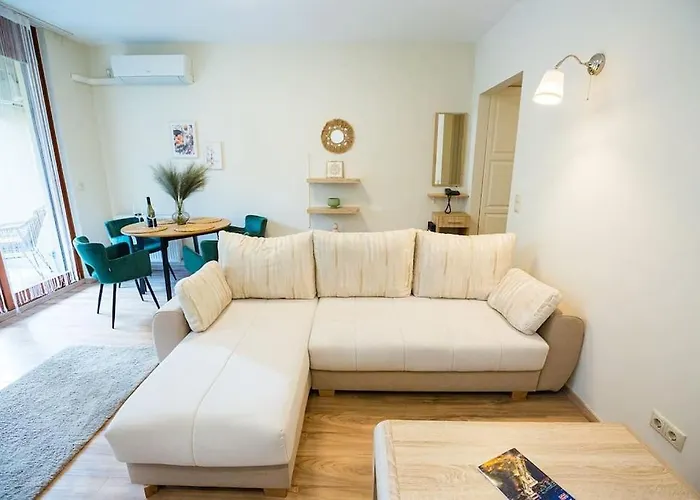 Apartment Familyoasis In Vibrant Ujlipot *